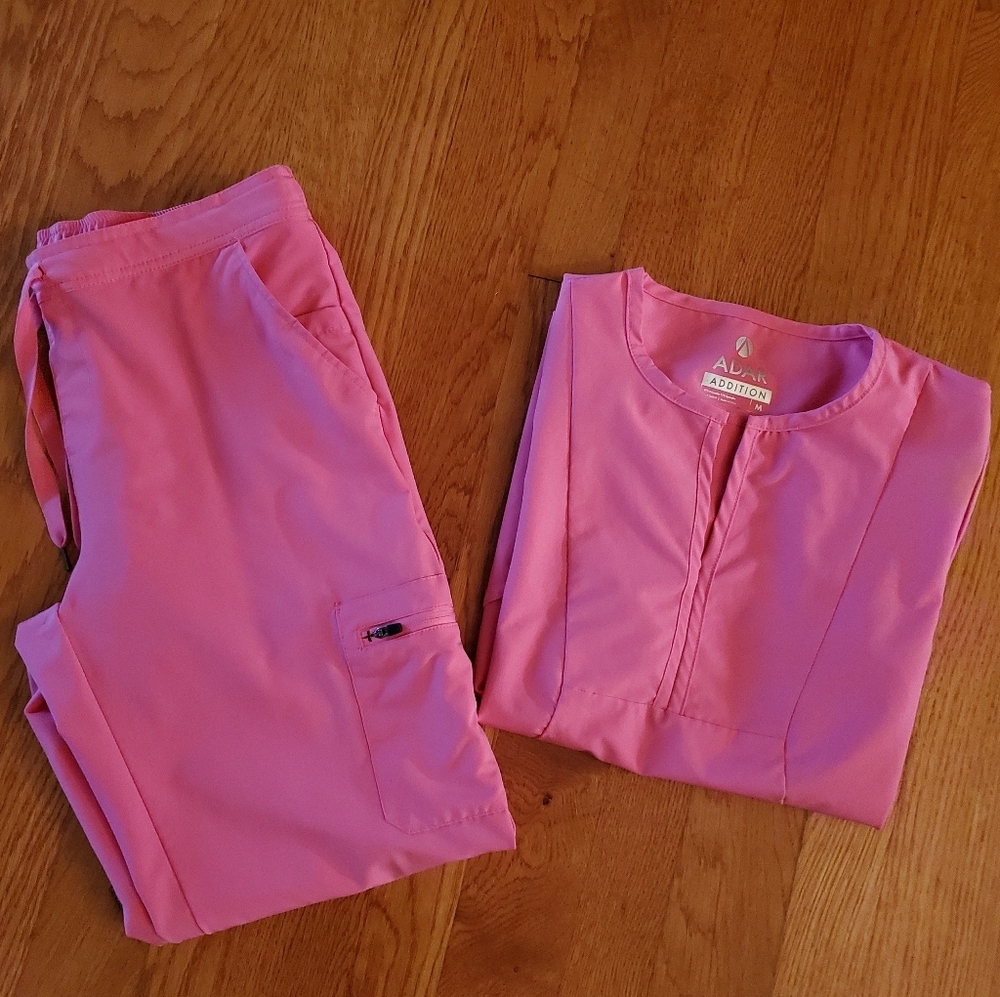 Adar pink scrub set. Size medium